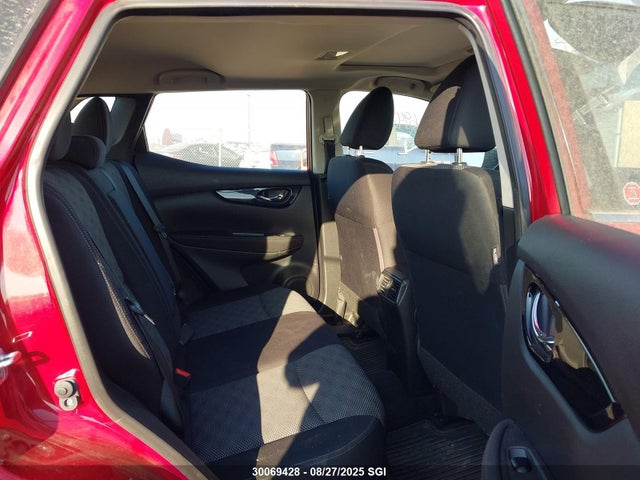 JN1BJ1CRXHW102438 Nissan 2017