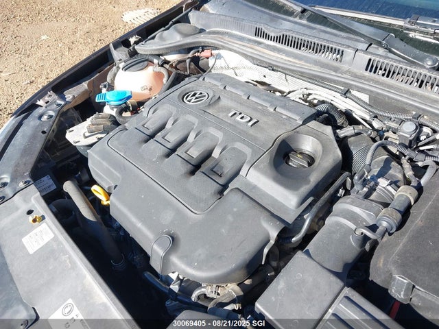 Volkswagen 2015 2015 3VWLA7AJ2FM239997 Image 10