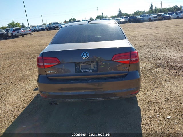 Volkswagen 2015 2015 3VWLA7AJ2FM239997 Image 16
