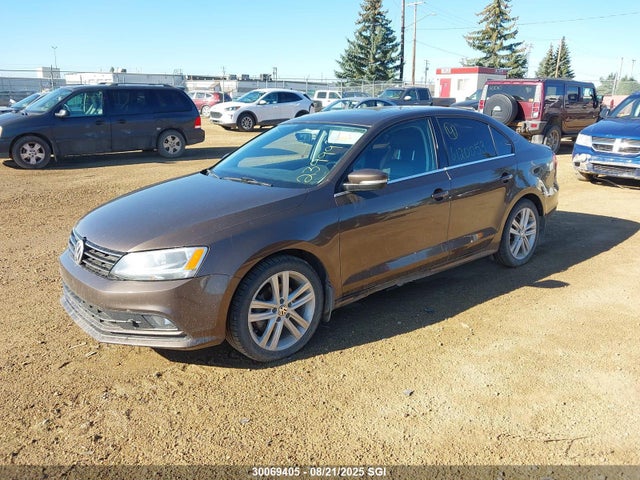 Volkswagen 2015 2015 3VWLA7AJ2FM239997 Image 2