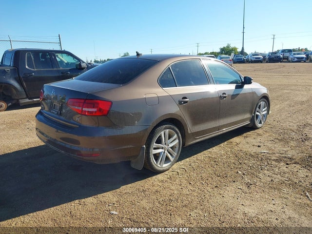 Volkswagen 2015 2015 3VWLA7AJ2FM239997 Image 4