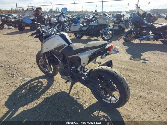 KTM 2018 2018 VBKLDV40XJM714526 Image 3