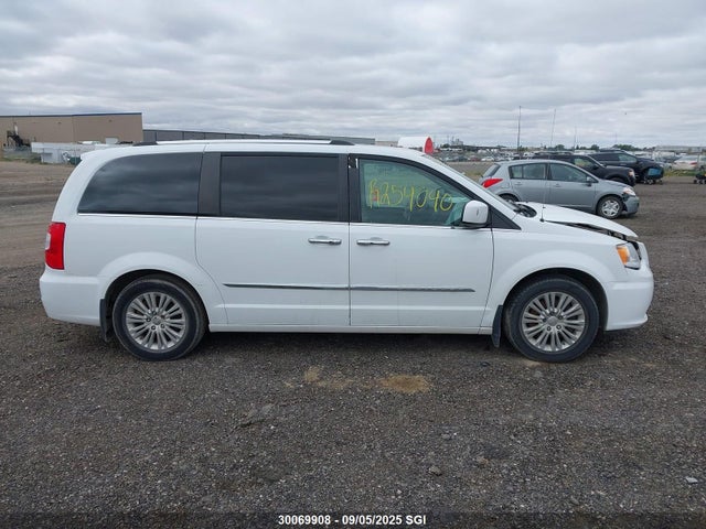 2C4RC1JG6FR720501 Chrysler Town and Country