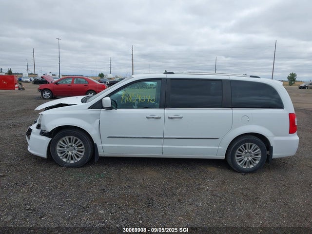 2C4RC1JG6FR720501 Chrysler Town and Country
