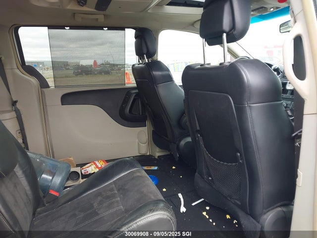 2C4RC1JG6FR720501 Chrysler Town and Country