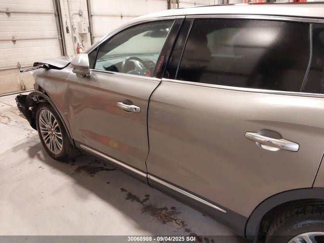 2LMTJ8LR8GBL72892 Lincoln MKX