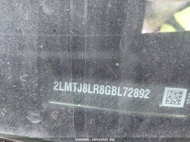2LMTJ8LR8GBL72892 Lincoln MKX