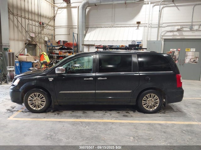 2C4RC1CG9ER303417 Chrysler Town and Country