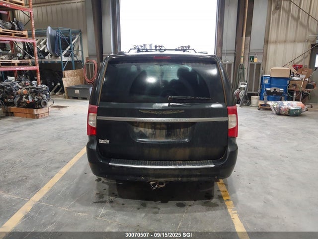 2C4RC1CG9ER303417 Chrysler Town and Country