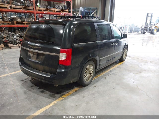 2C4RC1CG9ER303417 Chrysler Town and Country