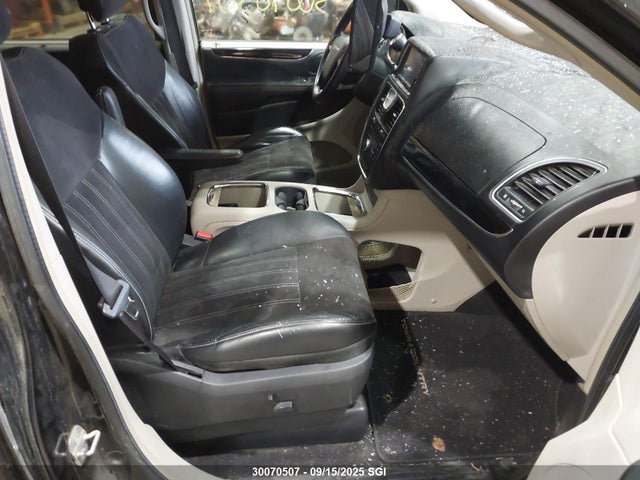 2C4RC1CG9ER303417 Chrysler Town and Country