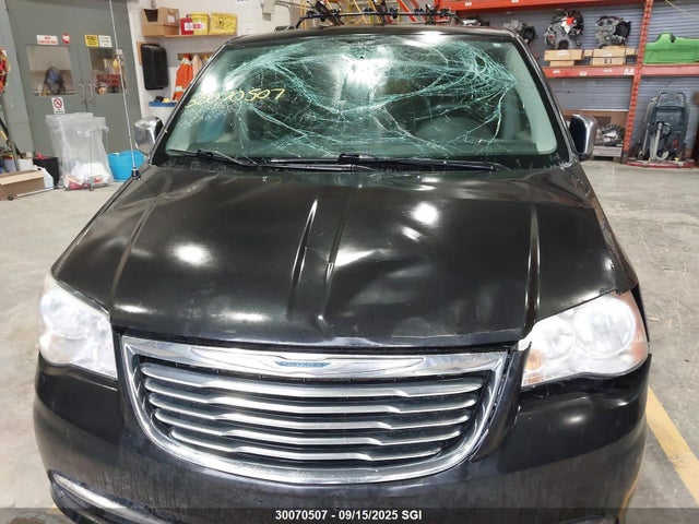 2C4RC1CG9ER303417 Chrysler Town and Country