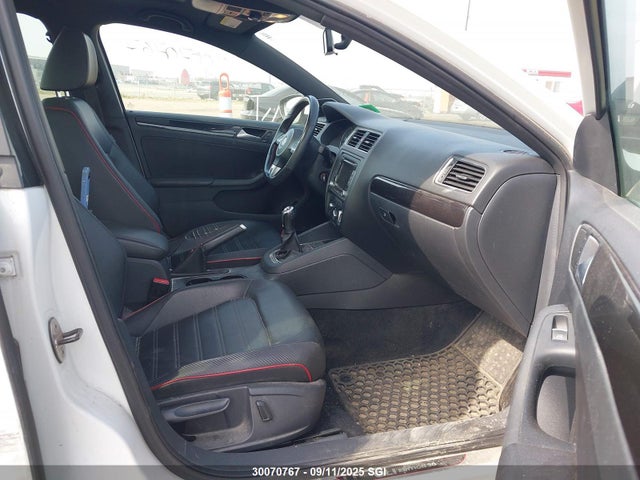 3VW5T7AJ3EM283802 Volkswagen Jetta