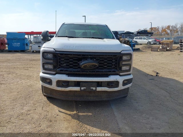 Ford 2025 2025 1FT8W3BT0SEC84651 Image 13