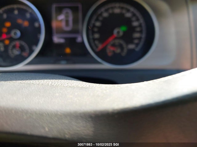 3VW217AU6HM020372 Volkswagen 1.8 tsi