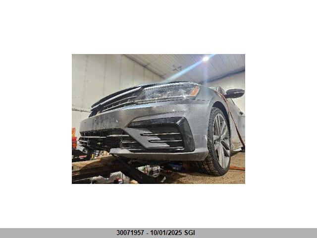 1VWAA7A33JC005323 Volkswagen tsi