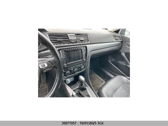 1VWAA7A33JC005323 Volkswagen tsi