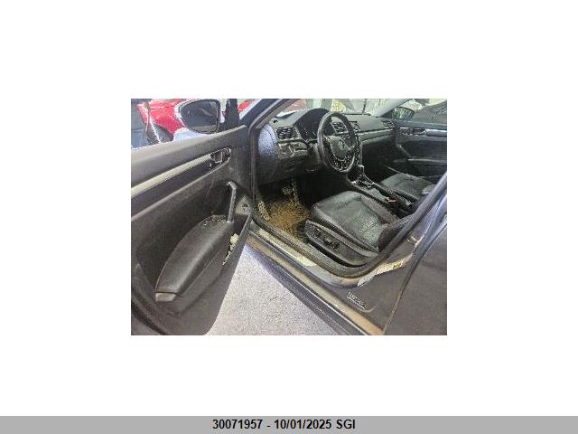 1VWAA7A33JC005323 Volkswagen tsi