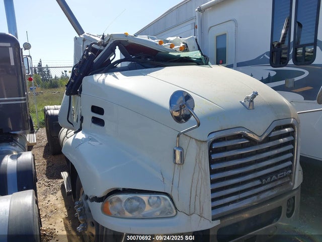 1M1AW07Y4JM085983 Mack 2018