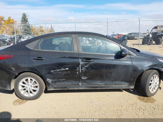 Hyundai 2018 2018 3KPC24A32JE034456 Image 12