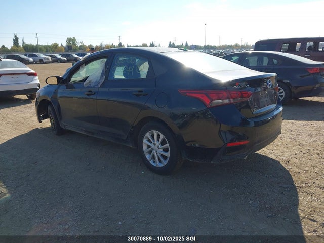 Hyundai 2018 2018 3KPC24A32JE034456 Image 3