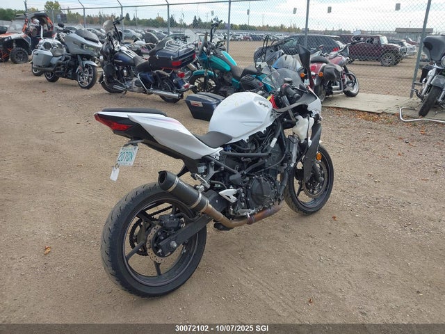 Kawasaki Ninja 400 2023 JKAEXKG13PDAR3043 Image 4