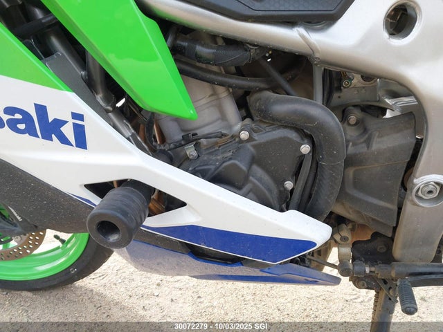 30072279 :رقم المزاد ، ML5ZXCS11RDA27026 vin ، 2024 Kawasaki Ninja مزاد بيع