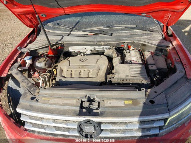 Volkswagen Tiguan 2018 3VV4B7AX3JM092057 Image 10