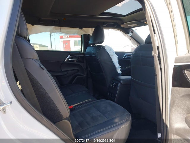 JA4J4UA8XPZ610623 Mitsubishi Outlander