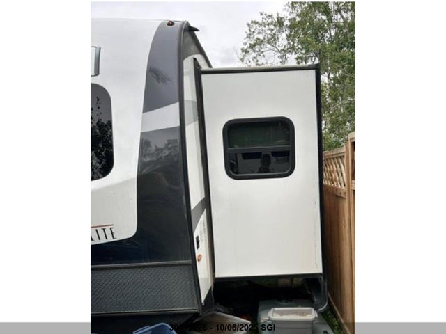 4X4TRLB26MZ175805 Forest River Inc. Real-lite / Rockwood Lite Weight Trailers