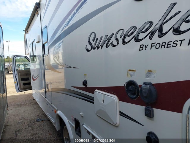 Ford E-450 2016 1FDXE4FS8GDC01160 Image 14