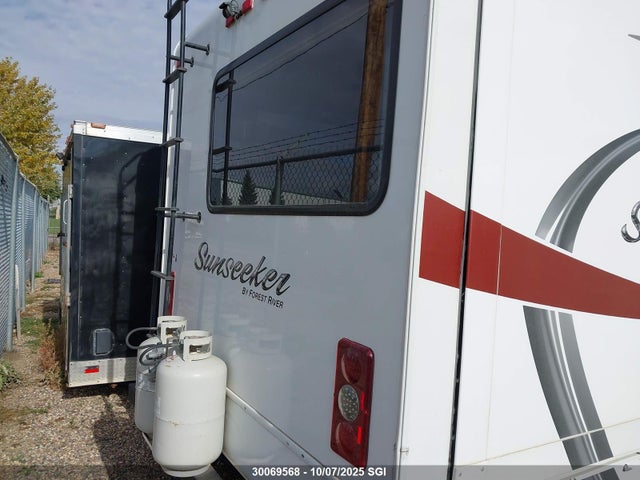 Ford E-450 2016 1FDXE4FS8GDC01160 Image 15
