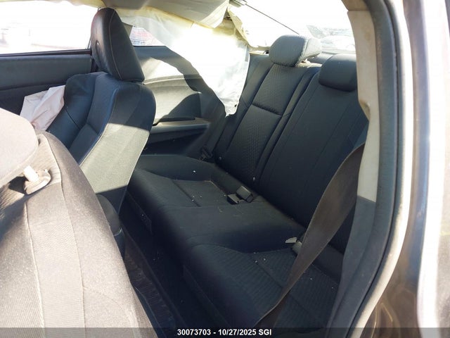 30073703 :رقم المزاد ، 2HGFG3B52FH004590 vin ، 2015 Honda Civic Lx مزاد بيع