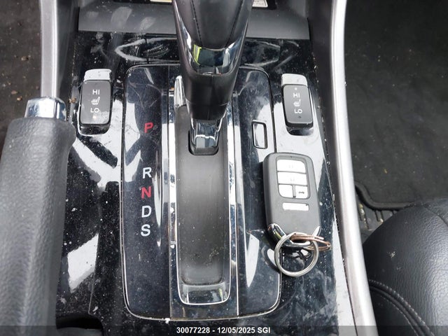 30077228 :رقم المزاد ، 1HGCT1B88GA800550 vin ، 2016 Honda Accord Exl مزاد بيع
