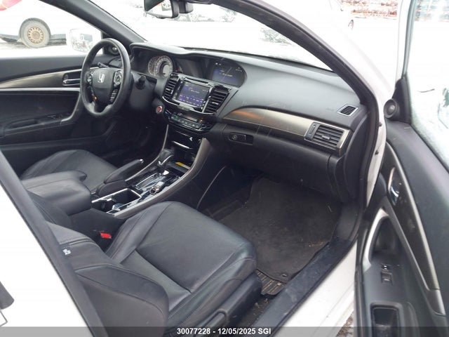 30077228 :رقم المزاد ، 1HGCT1B88GA800550 vin ، 2016 Honda Accord Exl مزاد بيع