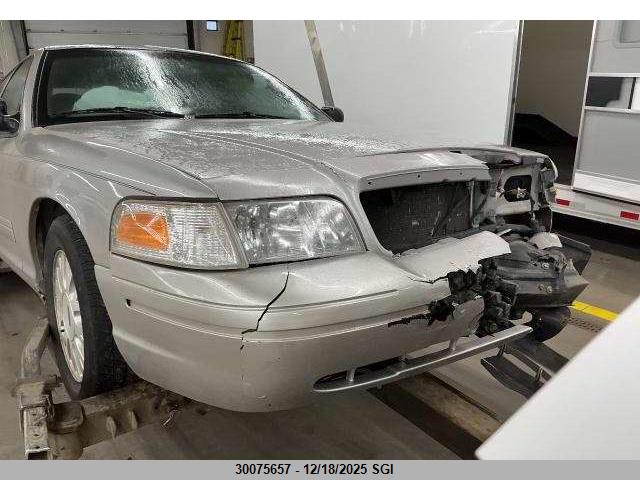 2004 Ford Crown Victoria Lx მანქანა იყიდება აუქციონზე, vin: 2FAFP74W74X161004, აუქციონის ნომერი: 30075657