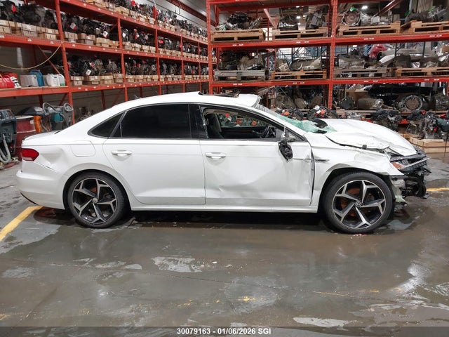 1VWEA7A3XLC017294 Volkswagen Passat Execline W/ R-line