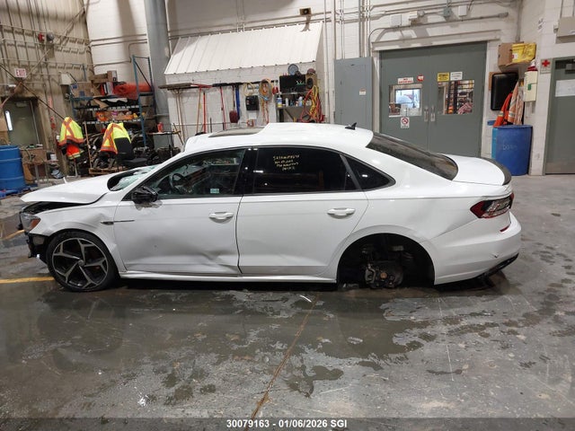 1VWEA7A3XLC017294 Volkswagen Passat Execline W/ R-line