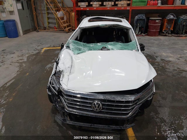 1VWEA7A3XLC017294 Volkswagen Passat Execline W/ R-line