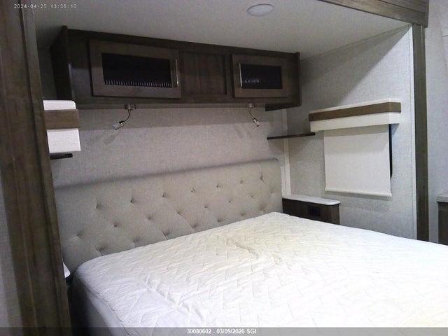 Продажа на аукционе авто 2022 Forest River Inc. Signature Rockwood, vin: 4X4TRLN27N1898087, номер лота: 30080602