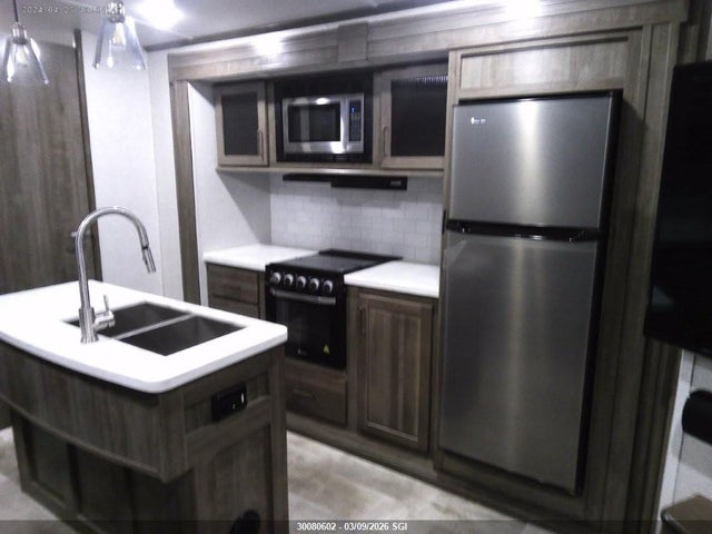 Продажа на аукционе авто 2022 Forest River Inc. Signature Rockwood, vin: 4X4TRLN27N1898087, номер лота: 30080602