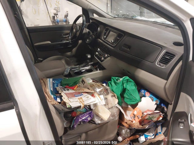 KNDMB5C12L6579586 KIA Sedona Lx/ex