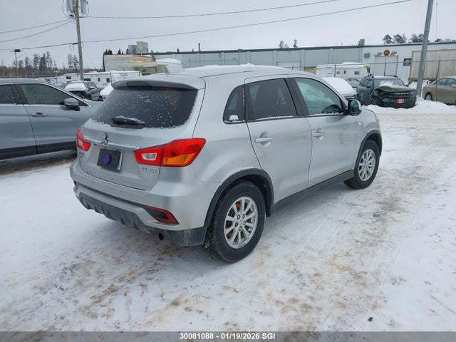 JA4AJ3AU6JU602328 Mitsubishi RVR SE