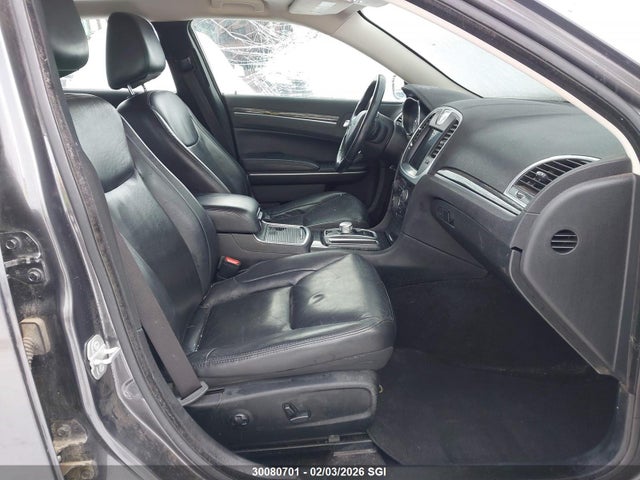 2C3CCAAG9KH640457 Chrysler 300 Touring
