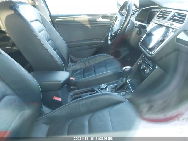 3VV4B7AX1JM125136 Volkswagen Tiguan Sel Premium