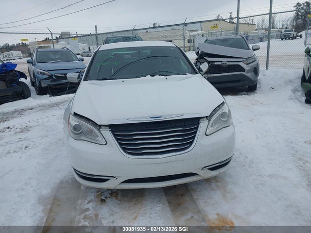 Chrysler 200 LX 2014 1C3CCBAG7EN204188 Image 13