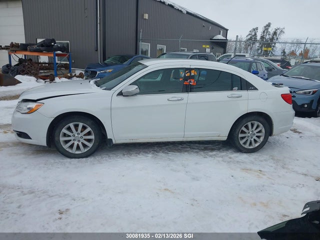 Chrysler 200 LX 2014 1C3CCBAG7EN204188 Image 15