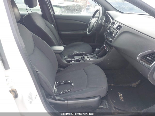 Chrysler 200 LX 2014 1C3CCBAG7EN204188 Image 5