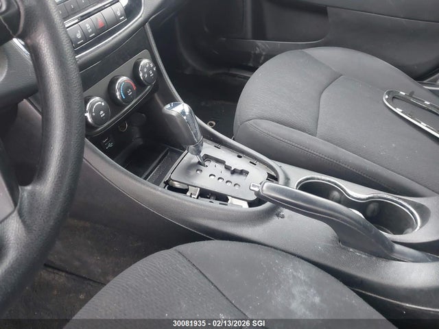 Chrysler 200 LX 2014 1C3CCBAG7EN204188 Image 6