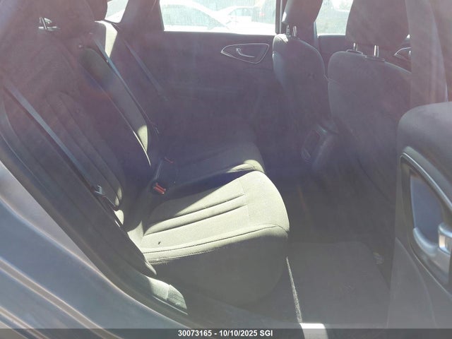 1C3CCCFBXGN197503 Chrysler 200 LX